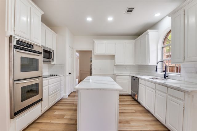 6215 Kingswood Drive, Arlington, TX 76001