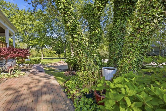 2720 Edina Boulevard, Zion, IL 60099
