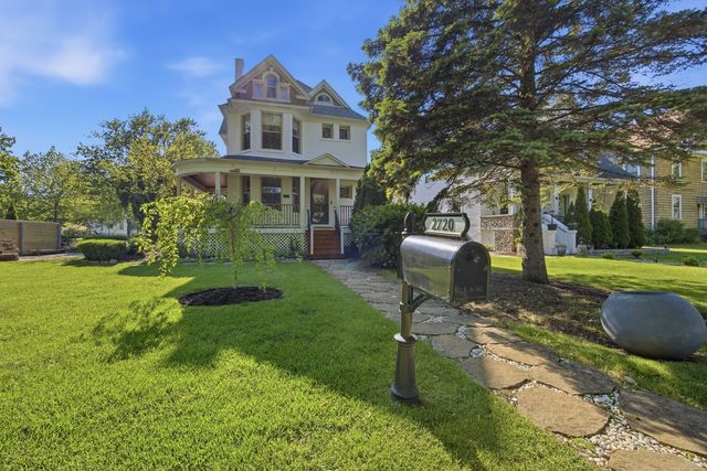 2720 Edina Boulevard, Zion, IL 60099