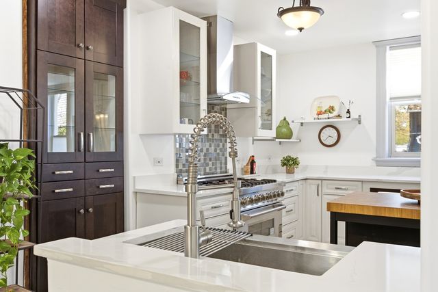 2720 Edina Boulevard, Zion, IL 60099