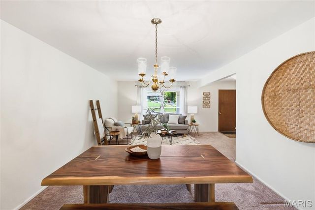 4733 Ambs Road, St Louis, MO 63128