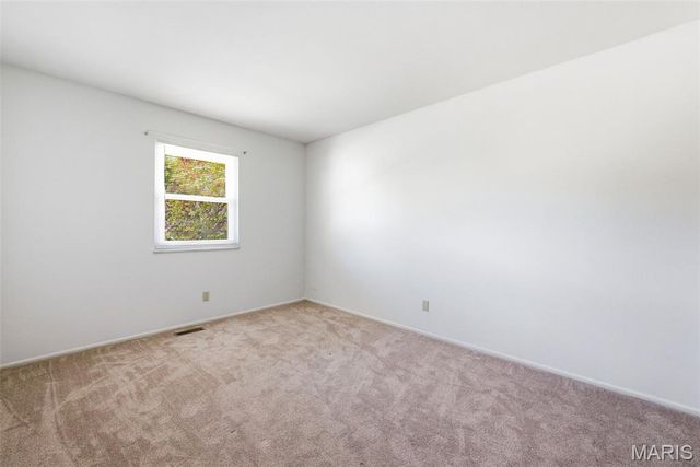 4733 Ambs Road, St Louis, MO 63128