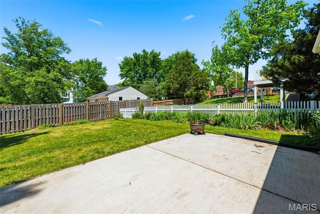 4733 Ambs Road, St Louis, MO 63128