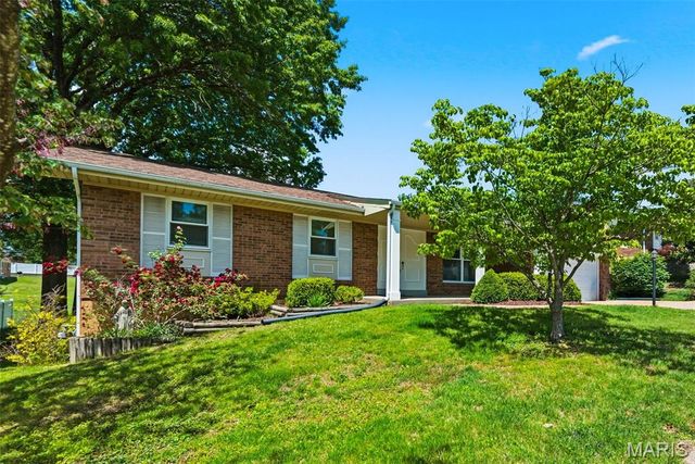 4733 Ambs Road, St Louis, MO 63128