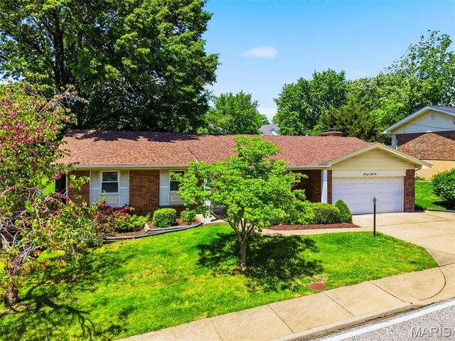 4733 Ambs Road, St Louis, MO 63128