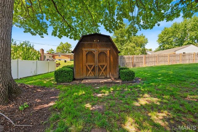 4733 Ambs Road, St Louis, MO 63128