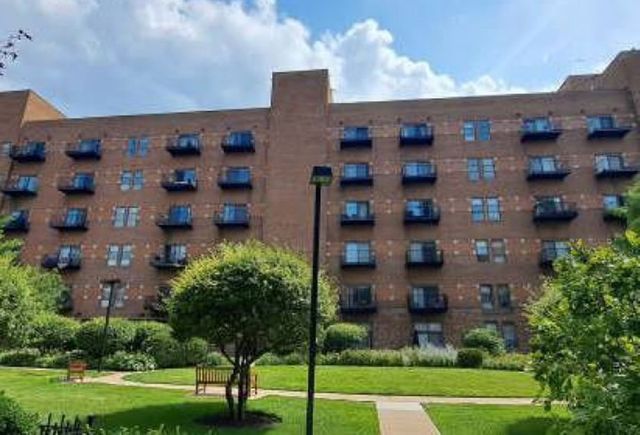 1000 E 53rd Street 119S, Chicago, IL 60615