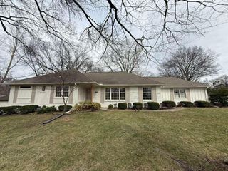 9827 Delmar Lane, Overland Park, KS 66207