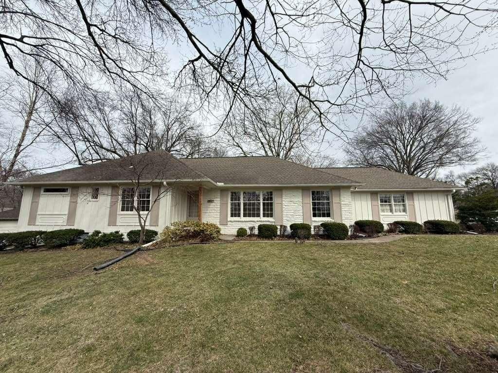 9827 Delmar Lane, Overland Park, KS 66207