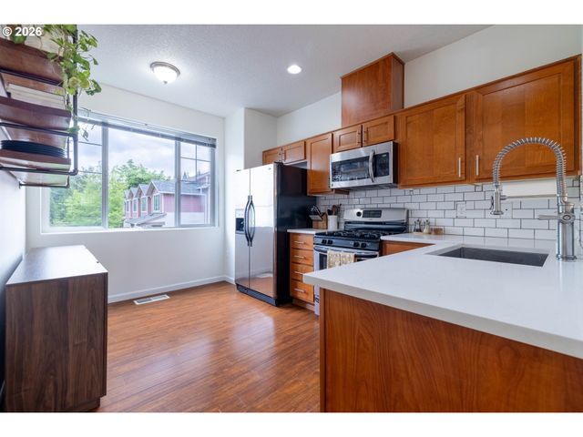 360 Nw 116TH Ave 102, Portland, OR 97229