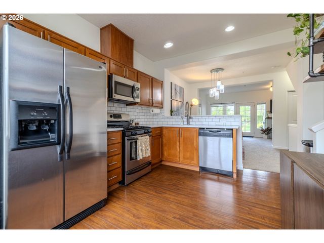 360 Nw 116TH Ave 102, Portland, OR 97229