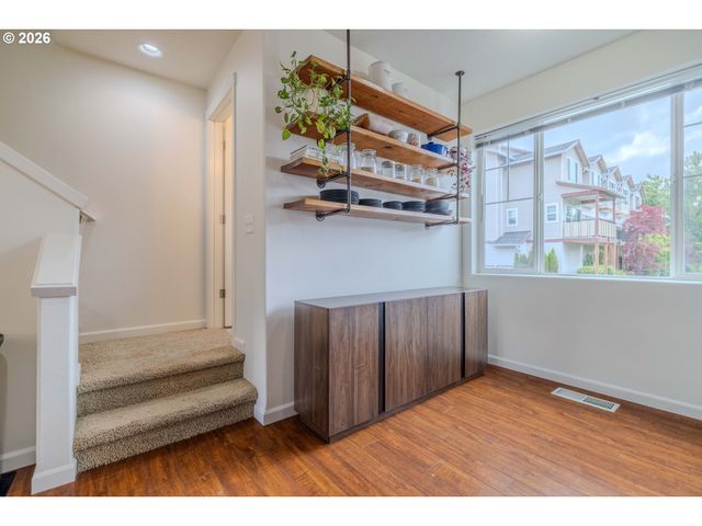 360 Nw 116TH Ave 102, Portland, OR 97229