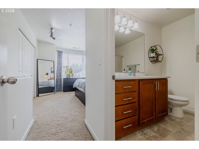 360 Nw 116TH Ave 102, Portland, OR 97229