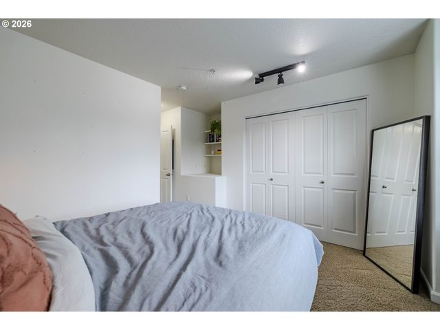 360 Nw 116TH Ave 102, Portland, OR 97229
