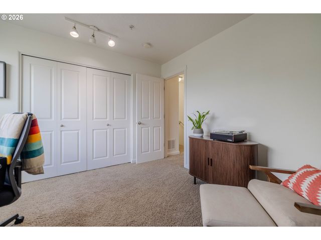 360 Nw 116TH Ave 102, Portland, OR 97229
