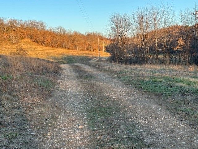 398 Donkey Trail, Everton, AR 72633