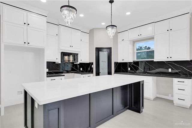 2221 Blue Sky Drive, Weslaco, TX 78599