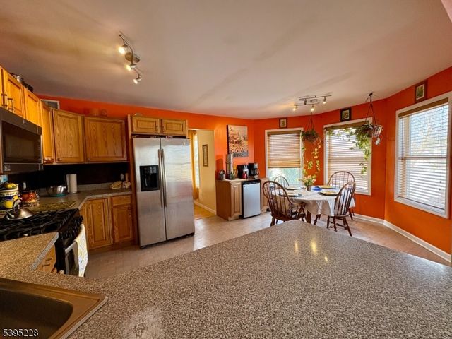 13 Witherwood Dr, Hardyston Twp., NJ 07419