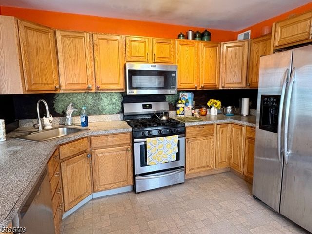 13 Witherwood Dr, Hardyston Twp., NJ 07419