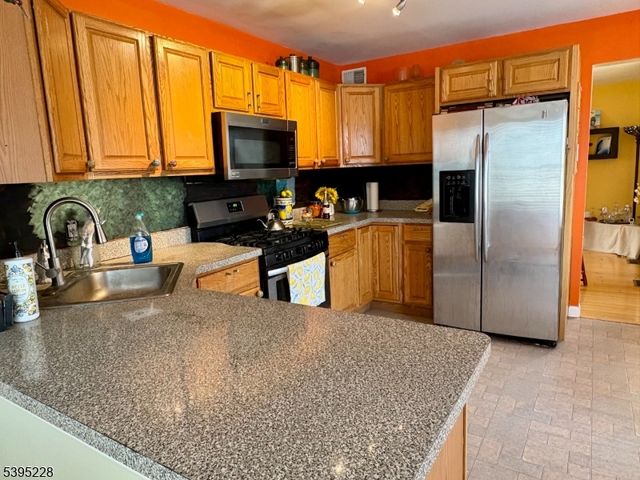 13 Witherwood Dr, Hardyston Twp., NJ 07419