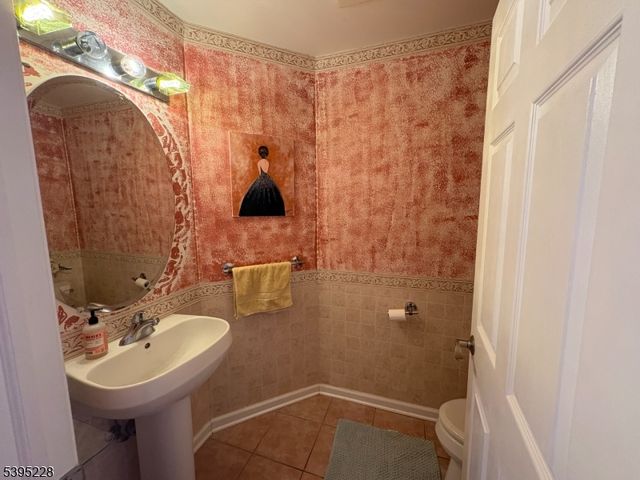 13 Witherwood Dr, Hardyston Twp., NJ 07419