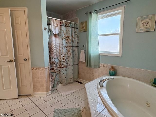 13 Witherwood Dr, Hardyston Twp., NJ 07419