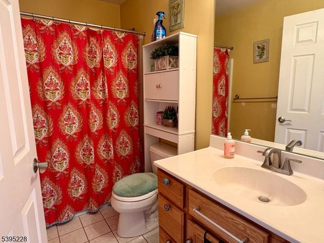 13 Witherwood Dr, Hardyston Twp., NJ 07419