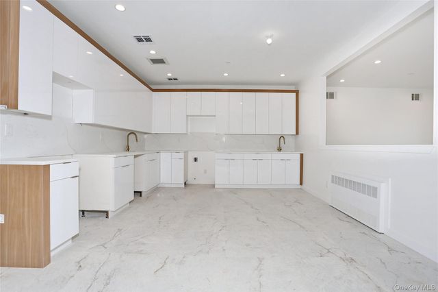 1 Hopal Lane 102, Monsey, NY 10952