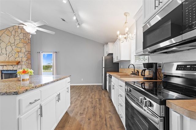 140 Meadowview Drive, Trinity, TX 75862