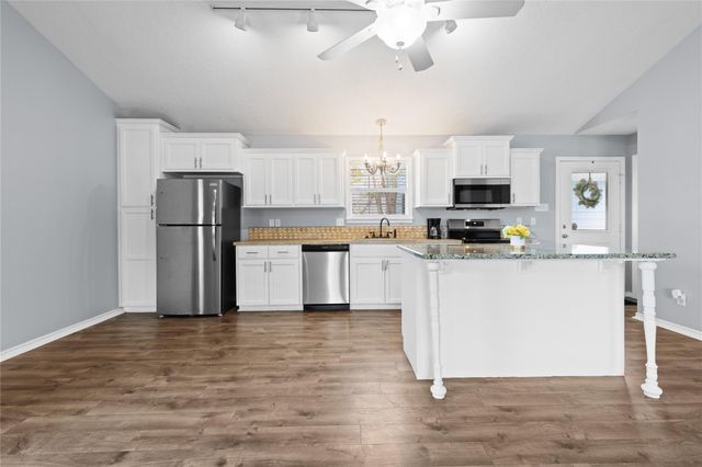 140 Meadowview Drive, Trinity, TX 75862