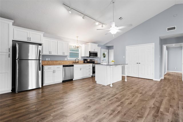 140 Meadowview Drive, Trinity, TX 75862