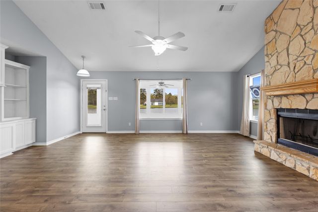 140 Meadowview Drive, Trinity, TX 75862