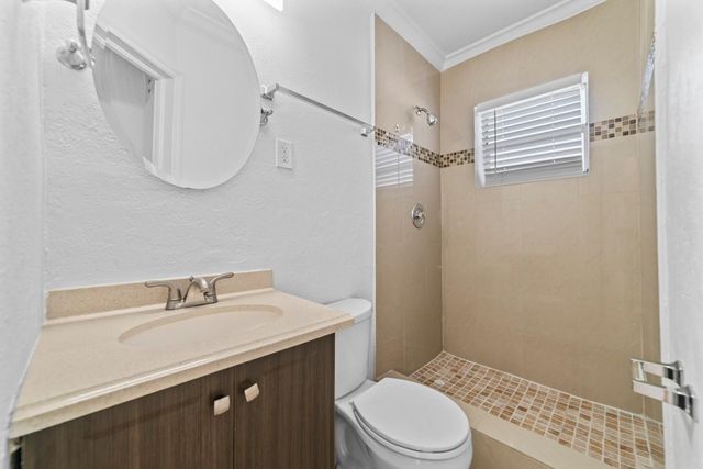 814 NE 14 Place 2, Fort Lauderdale, FL 33304