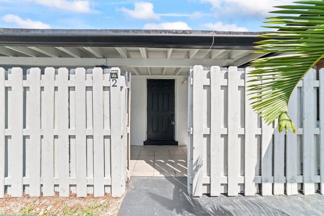 814 NE 14 Place 2, Fort Lauderdale, FL 33304