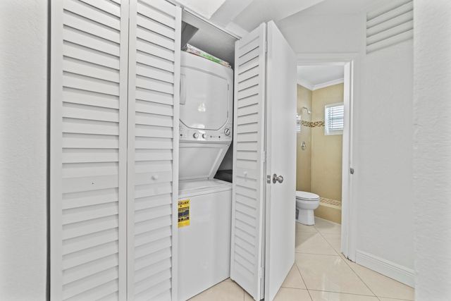 814 NE 14 Place 2, Fort Lauderdale, FL 33304