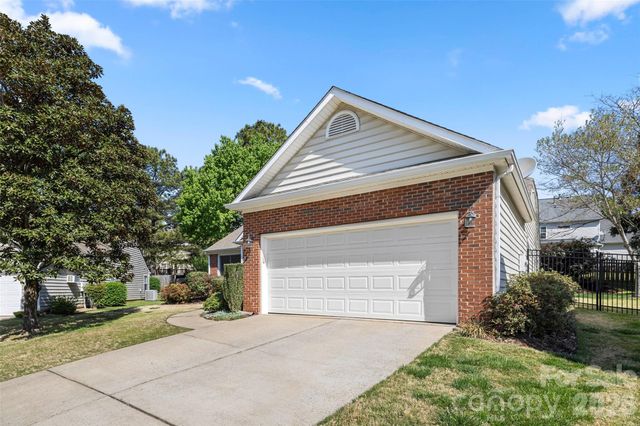 209 Strawberry Knoll Drive, Fort Mill, SC 29715