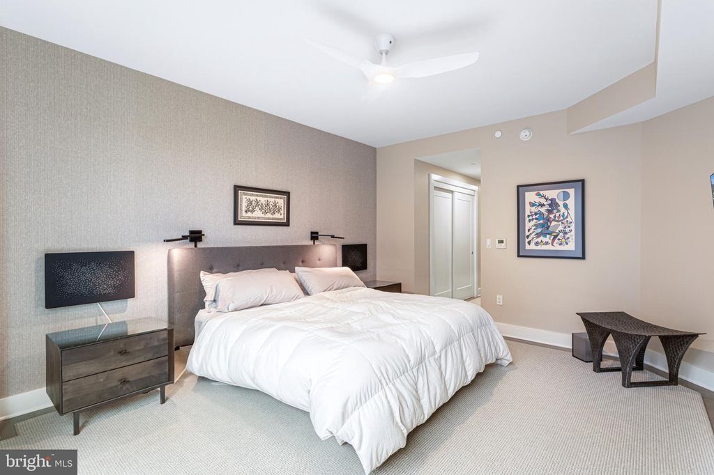 Image 12 of property listing at 4960 FAIRMONT AVE #905, Bethesda, MD 20814