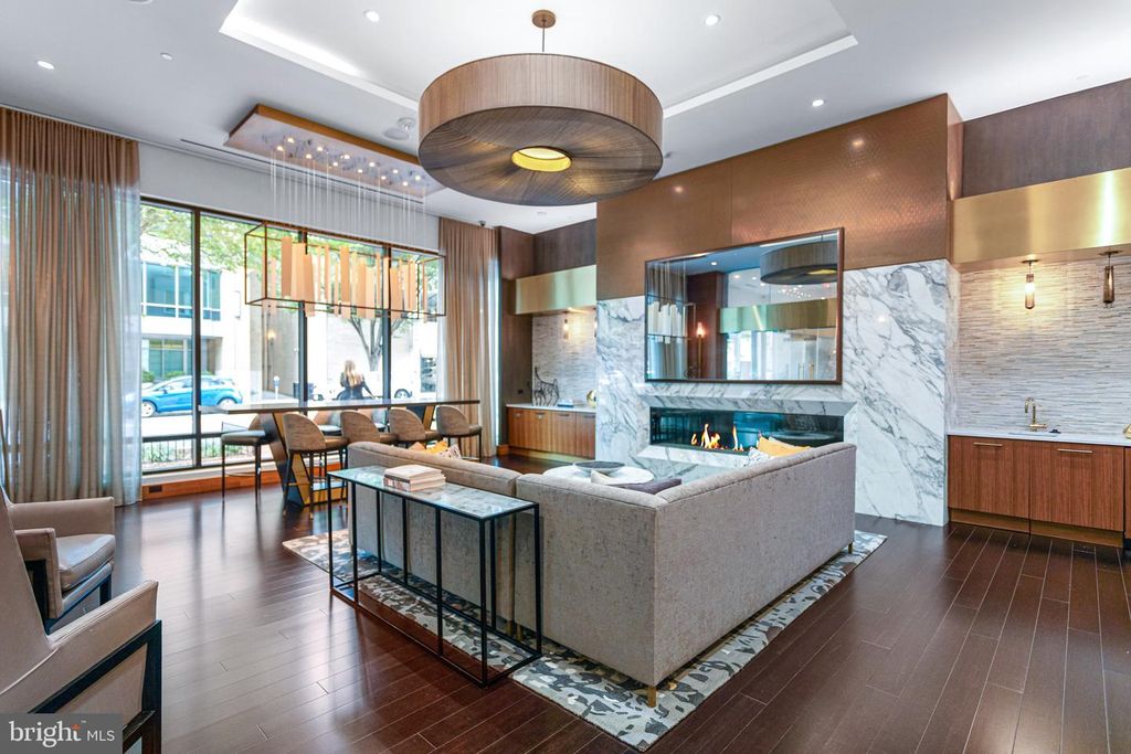 Image 26 of property listing at 4960 FAIRMONT AVE #905, Bethesda, MD 20814