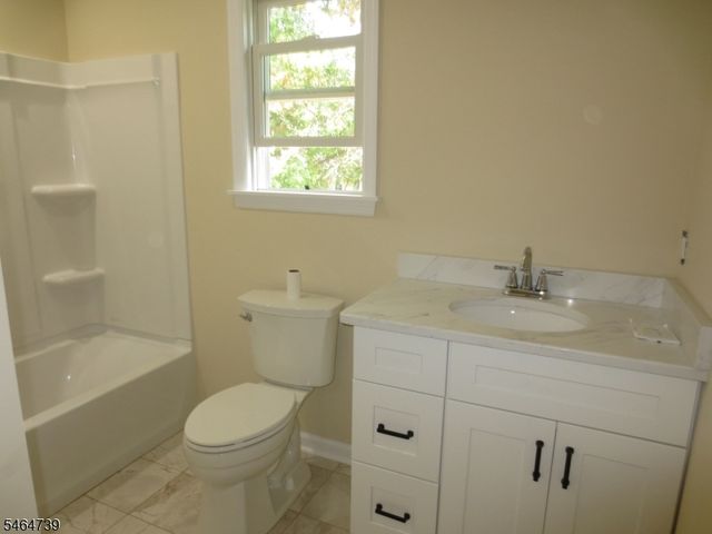 104 Andrew St, Green Brook Twp., NJ 08812