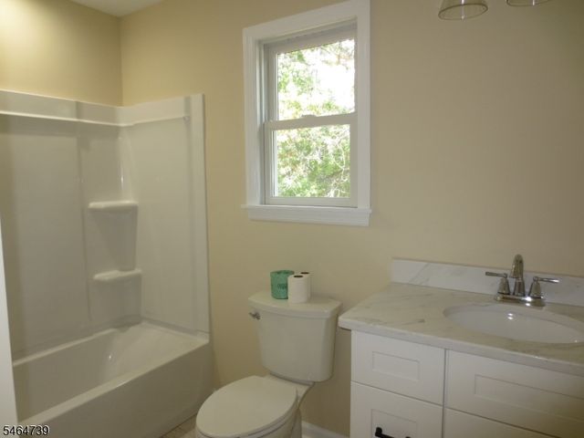 104 Andrew St, Green Brook Twp., NJ 08812
