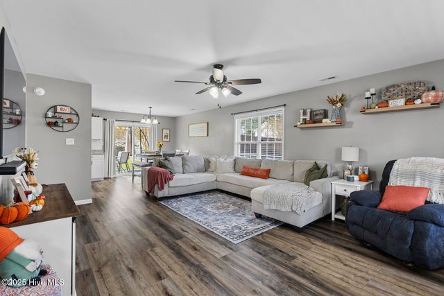 100 Chinkapin Court, Jacksonville, NC 28546