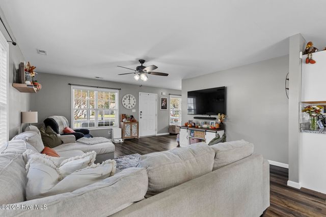 100 Chinkapin Court, Jacksonville, NC 28546