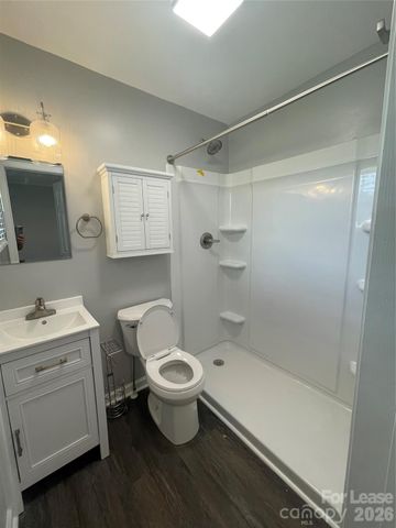 624 Pinoca Road, Charlotte, NC 28208