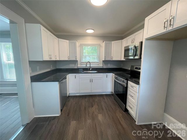 624 Pinoca Road, Charlotte, NC 28208