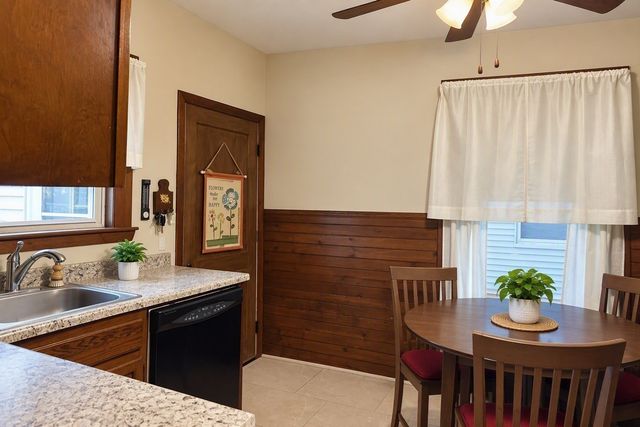 18 Clement Ave, Peabody, MA 01960
