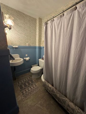 18 Clement Ave, Peabody, MA 01960