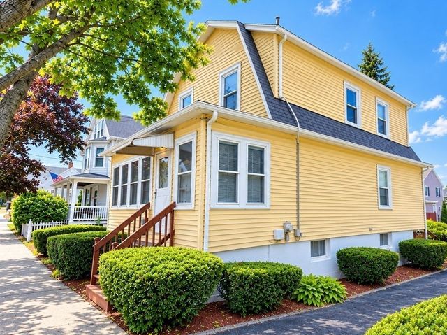 18 Clement Ave, Peabody, MA 01960