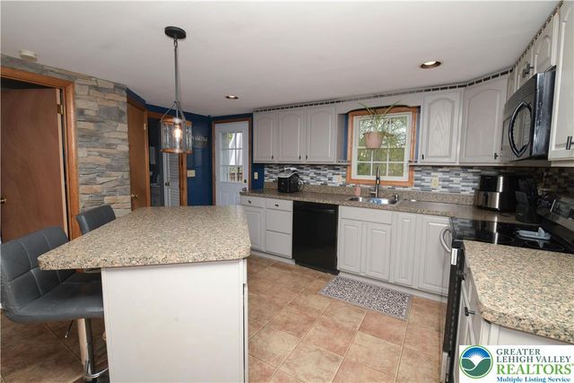123 Grape Lane, Polk Twp, PA 18058