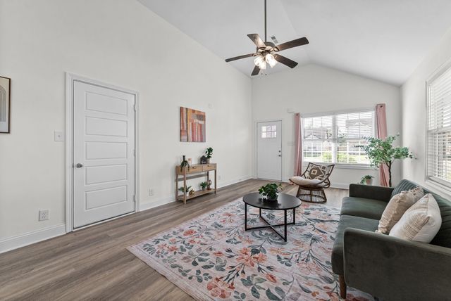 268 Dugger Dr, Clarksville, TN 37042