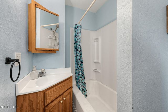 5243 Rowland Road, Toledo, OH 43613